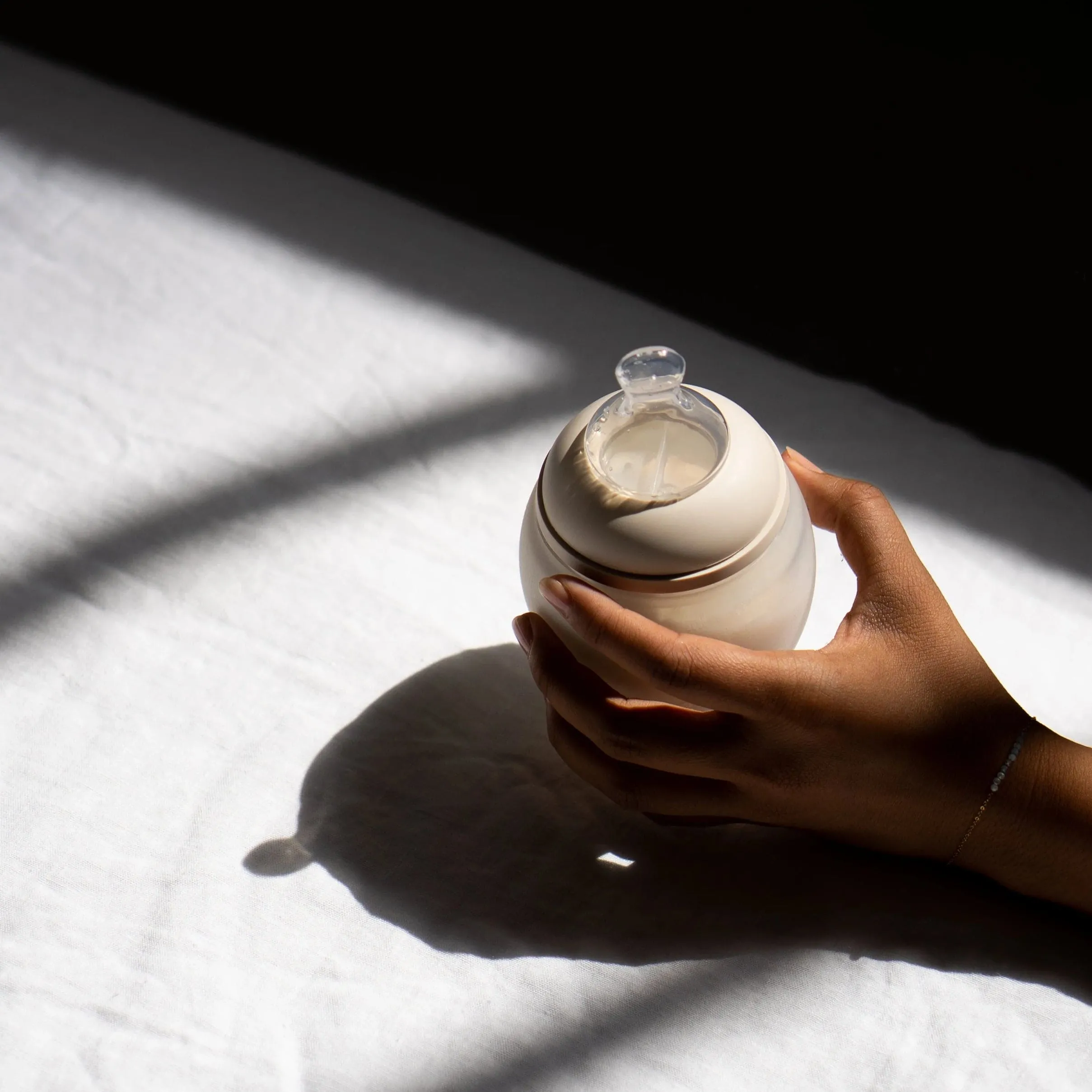 Biberon souple silicone – Sand | 330 ml – Elhée – Image 3