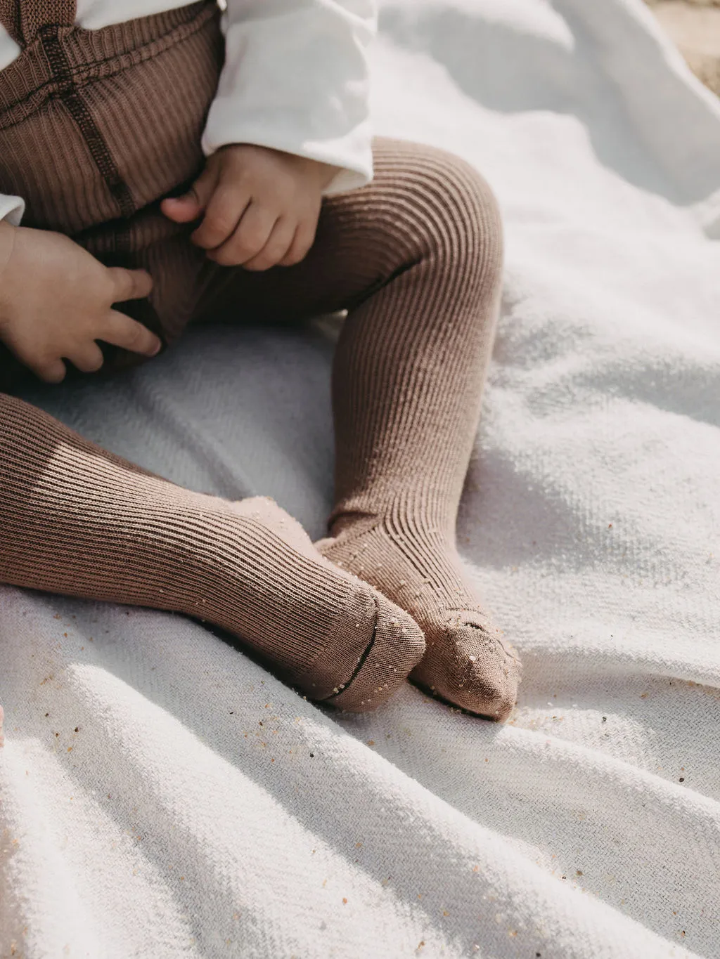 Collants à bretelles bébé avec pieds | Granola – Silly Silas