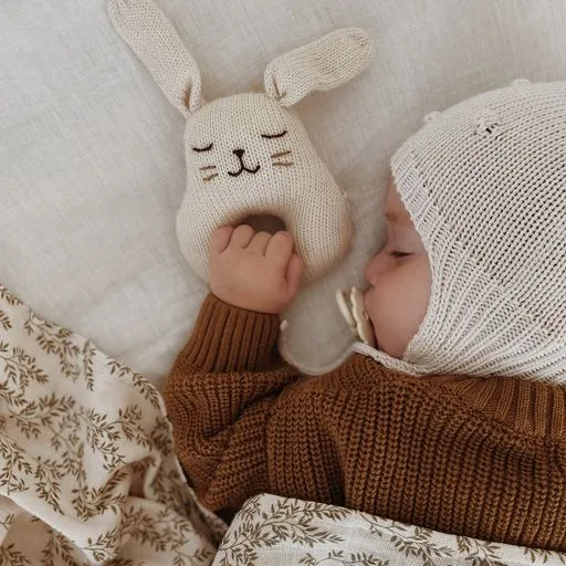 Hochet Lapin | Ecru – Main sauvage – Image 4