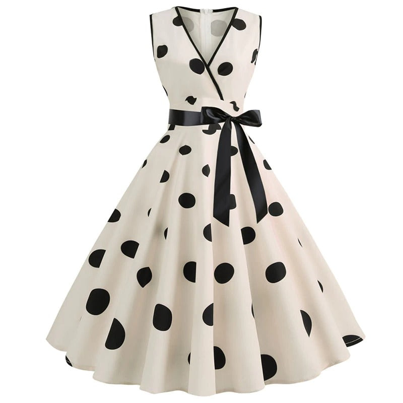 Robe vintage abordable à pois blancs