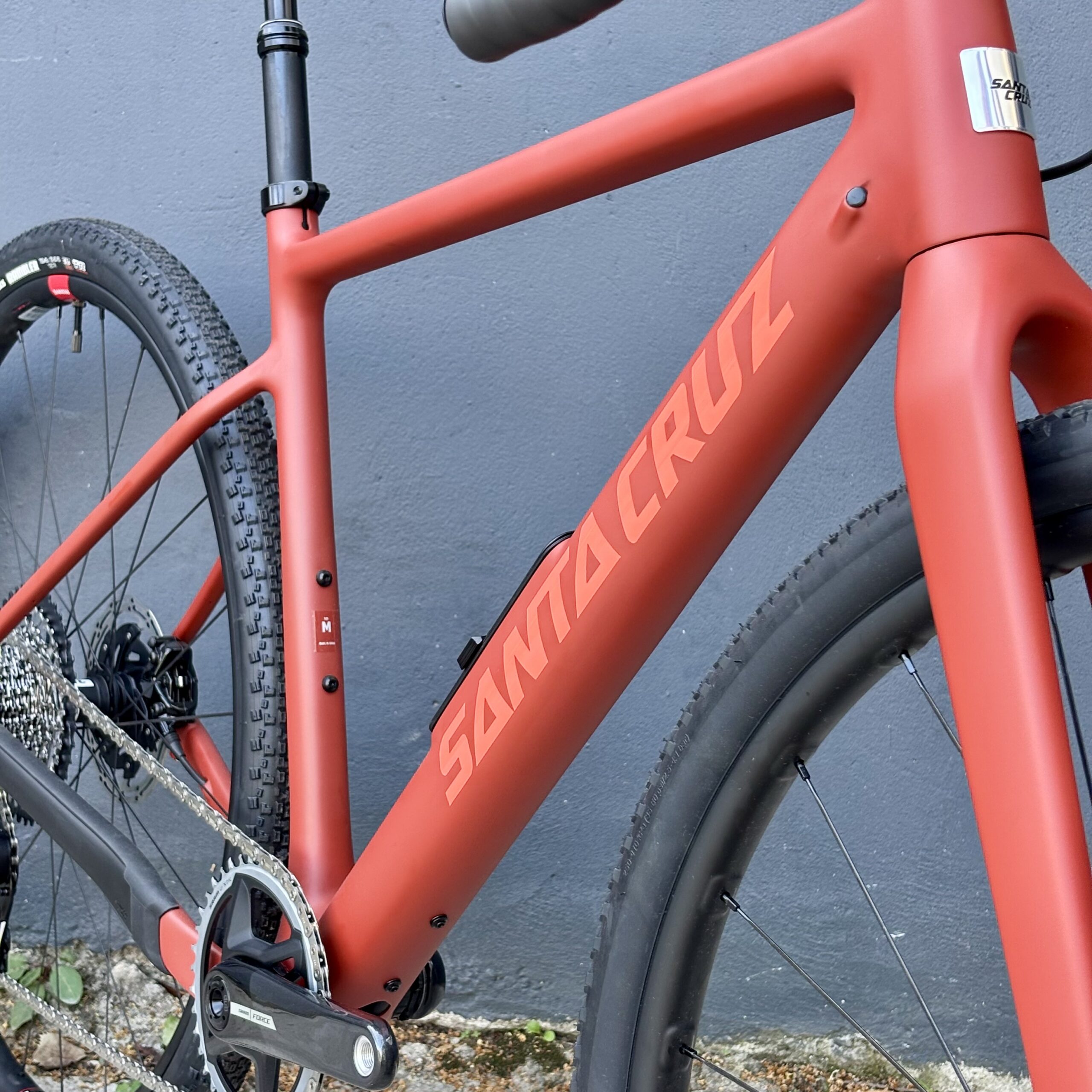 SANTA CRUZ Stigmata 4 – Matte Brick Red – Force-1x AXS RSV – Image 3