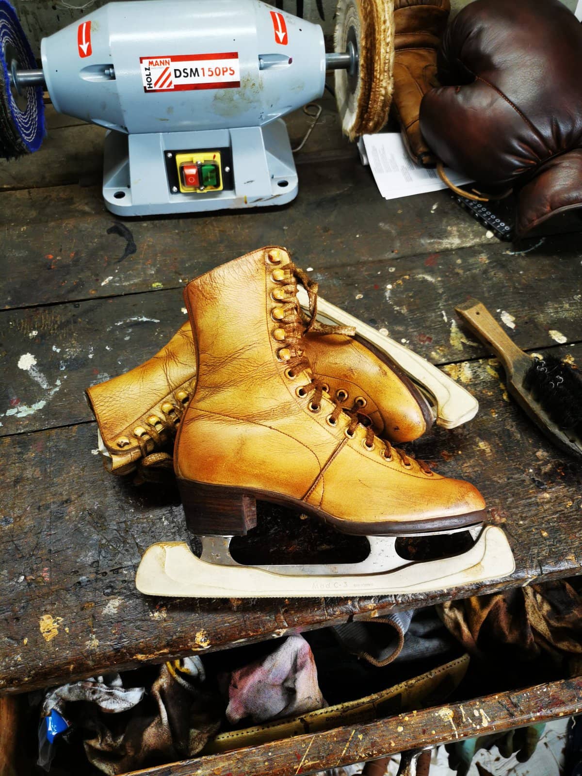 Anciens patins à glace en cuir (patinage artistique) – Image 4