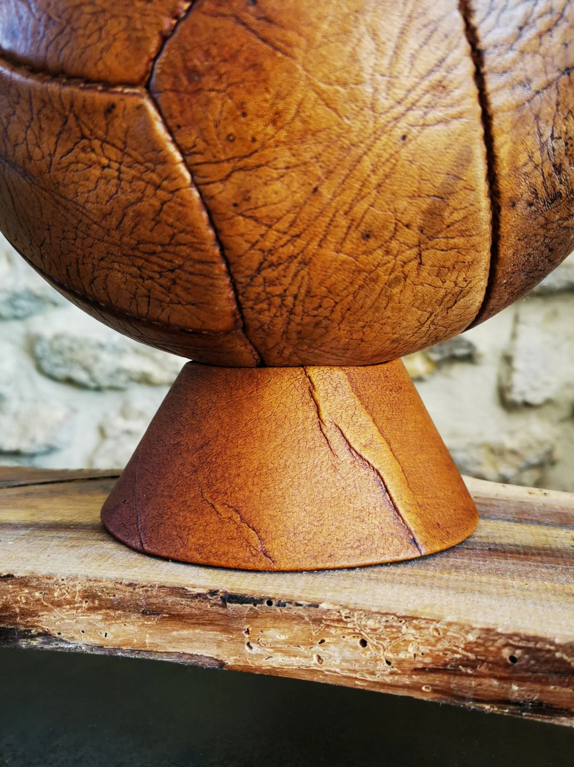 Support ballon en cuir (grande taille) – Image 3