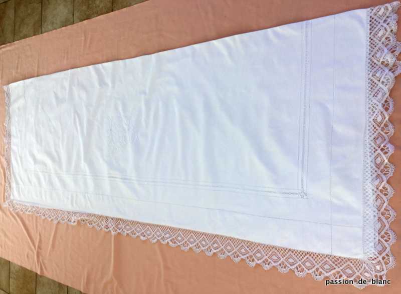 LINGE ANCIEN – Joli drap avec dentelle travail de fil tiré et monogramme LL sur toile de coton – Image 6
