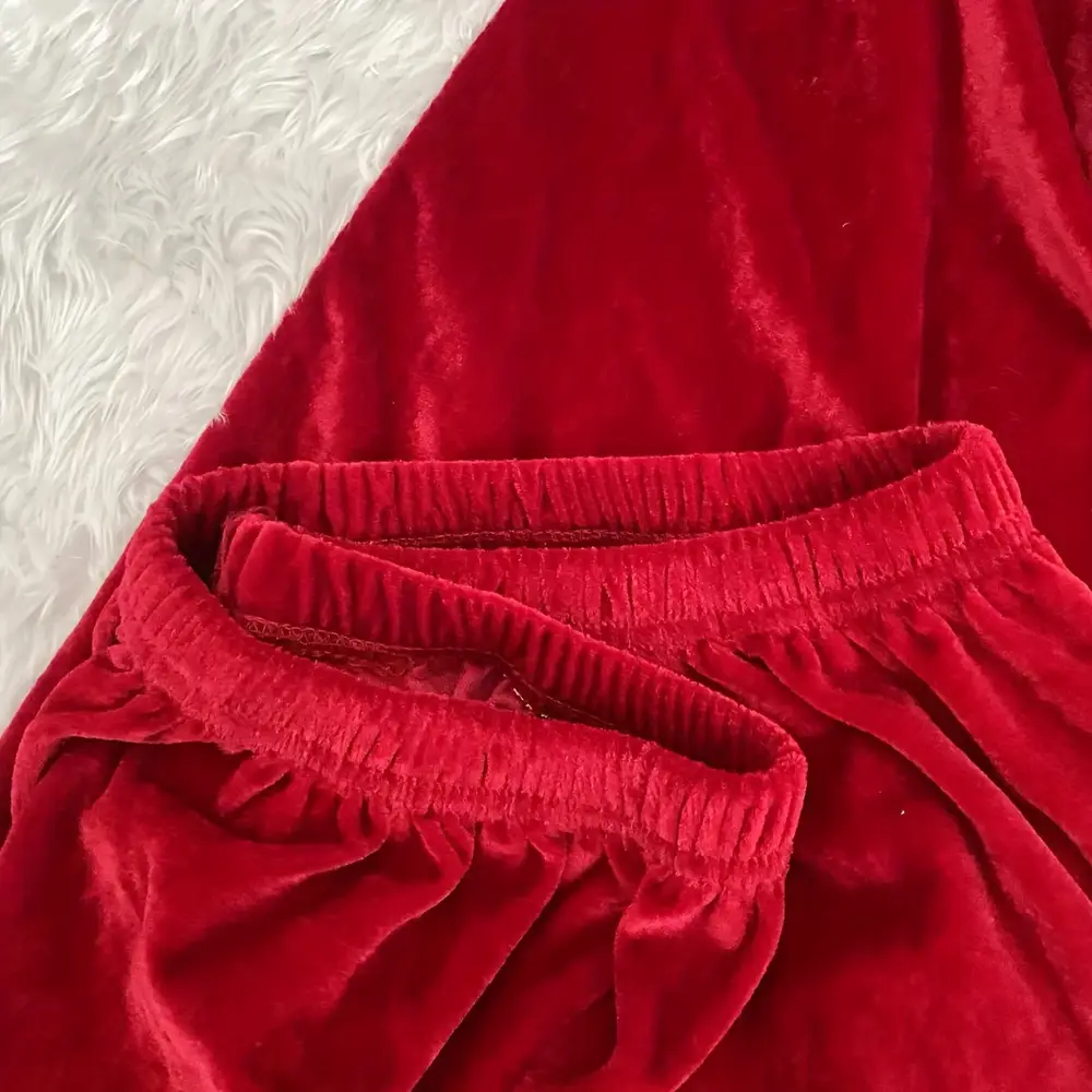 Costume Père Noël velours bordeaux – ensemble 10 pièces élégant et complet – Image 7