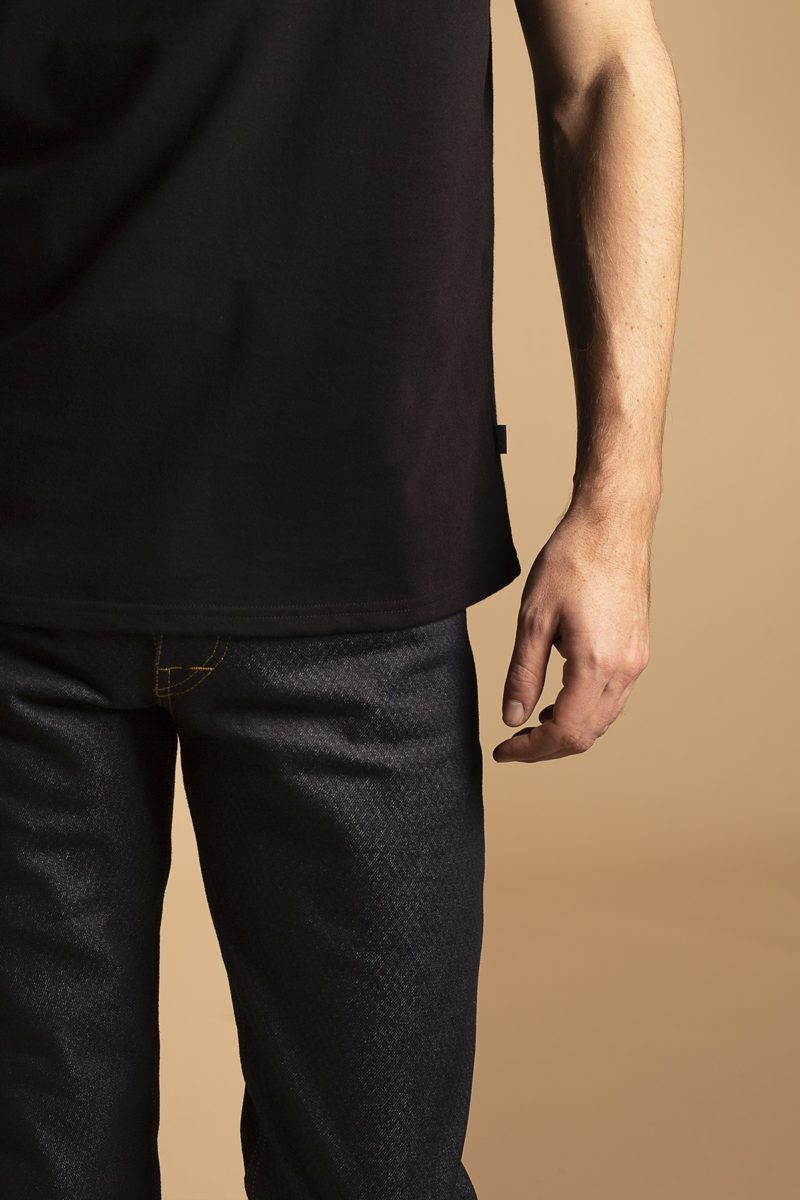 T-Shirt Col V Noir – DAO – Image 5