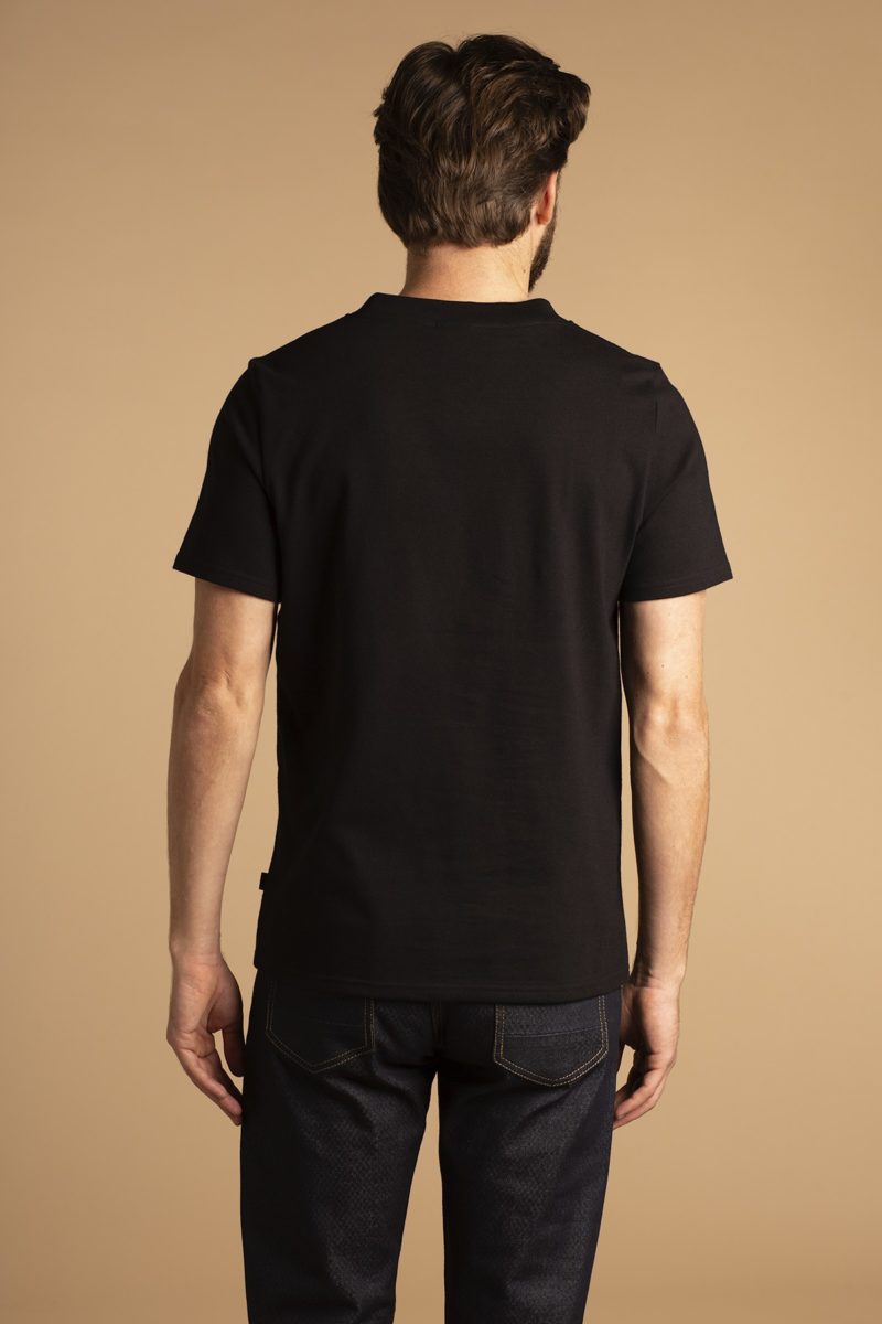 T-Shirt Col V Noir – DAO – Image 3