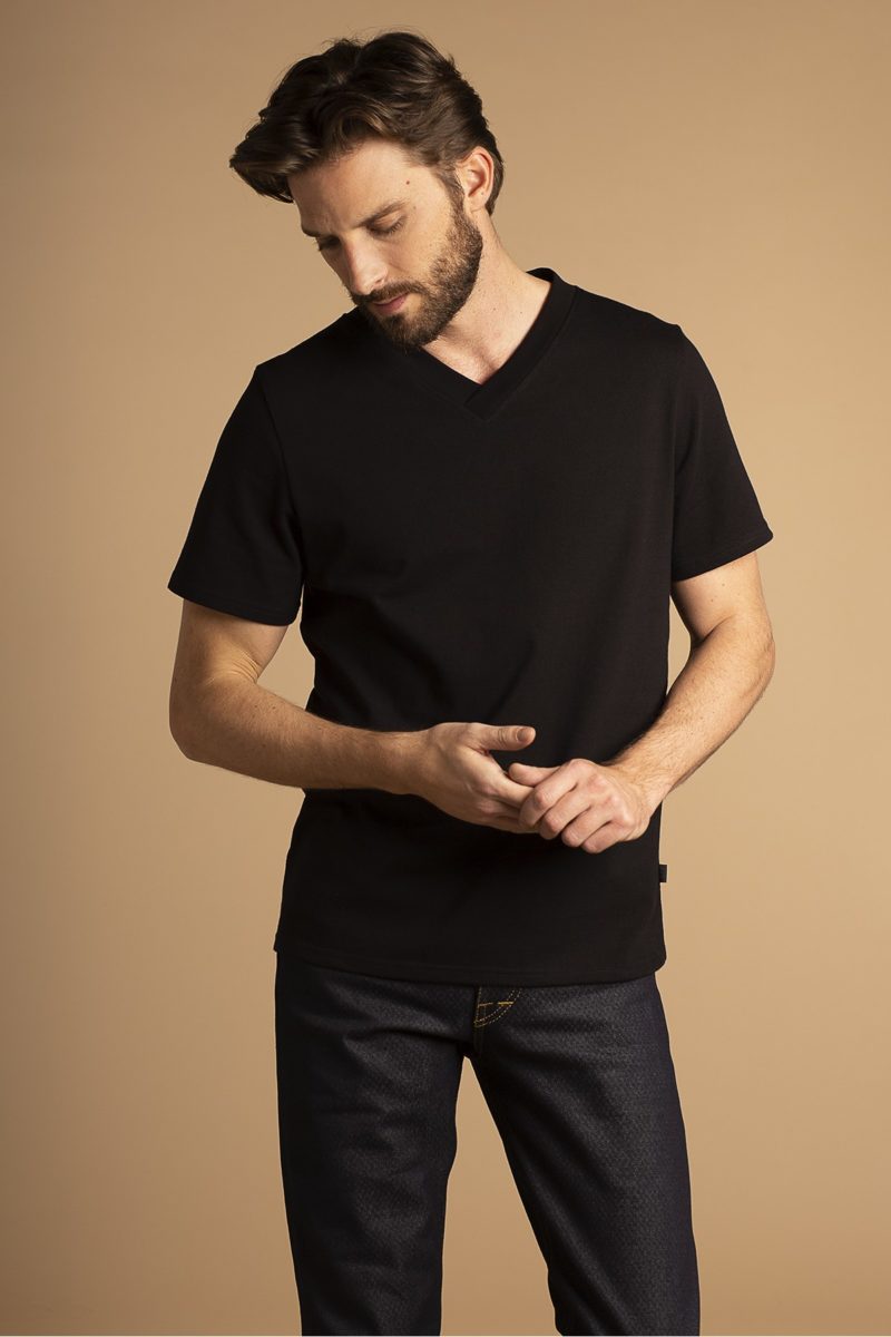 T-Shirt Col V Noir – DAO
